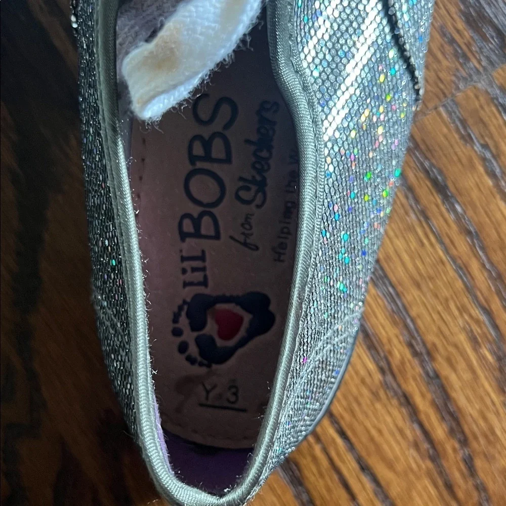 LIKE🆕SKETCHERS LIL BOBS  Sparkling Silver Sneakers size Y3